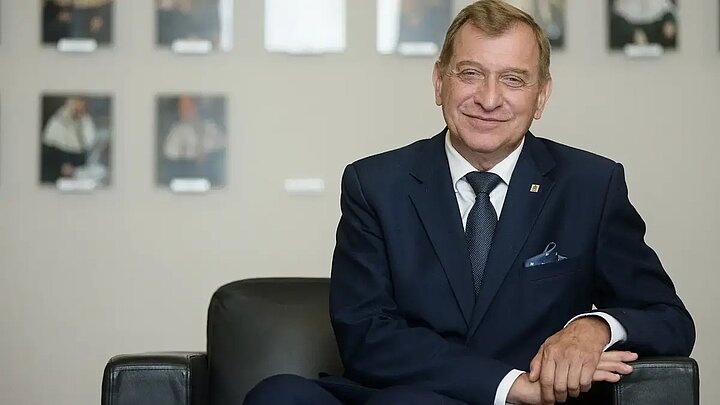 Prof. dr hab. inż. Jerzy Lis, Rektor AGH, specjalista w dziedzinie inżynierii materiałowej i technologii chemicznej 