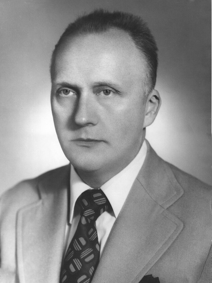 Profesor Stanisław Mrowec 1972-1975